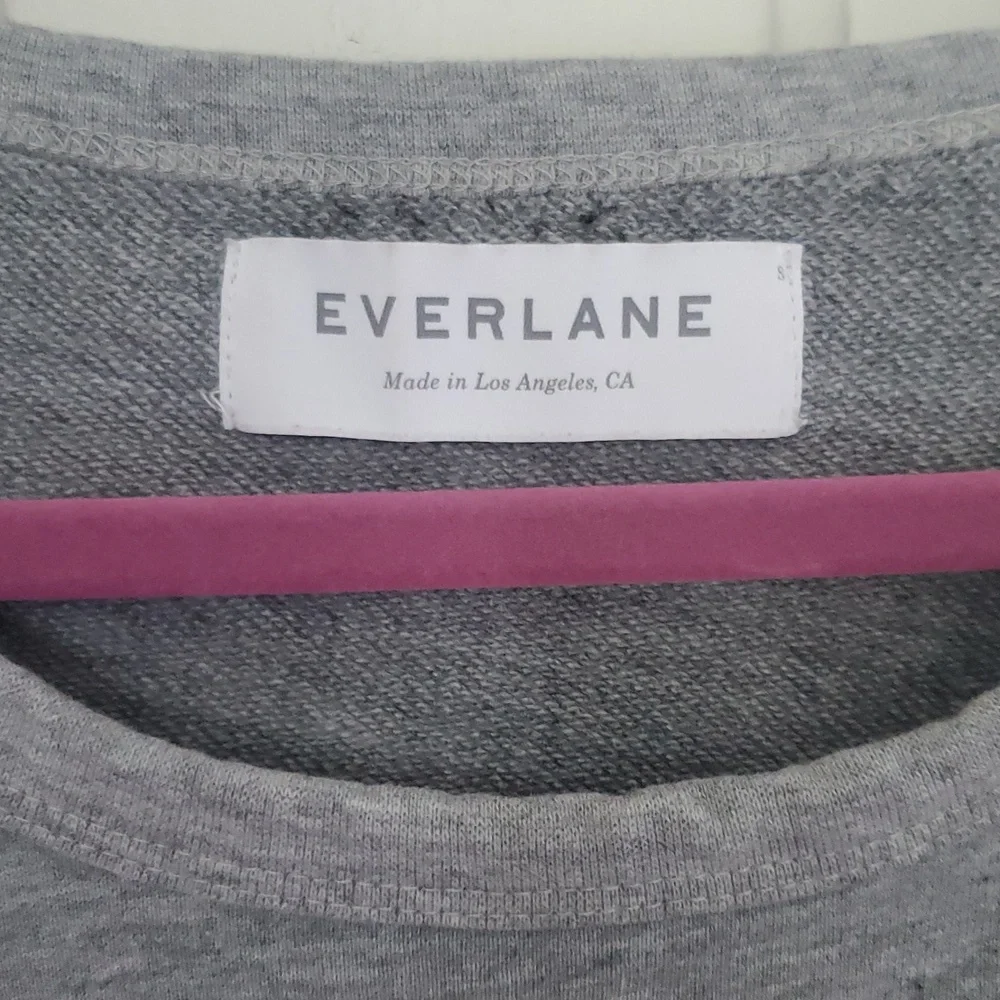 Everlane Grey Shortsleeved Sweatshirt - Picture 4 of 7